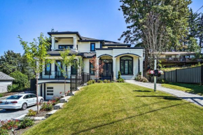 Luxury Vancouver Home with Patio & Views of Downtown